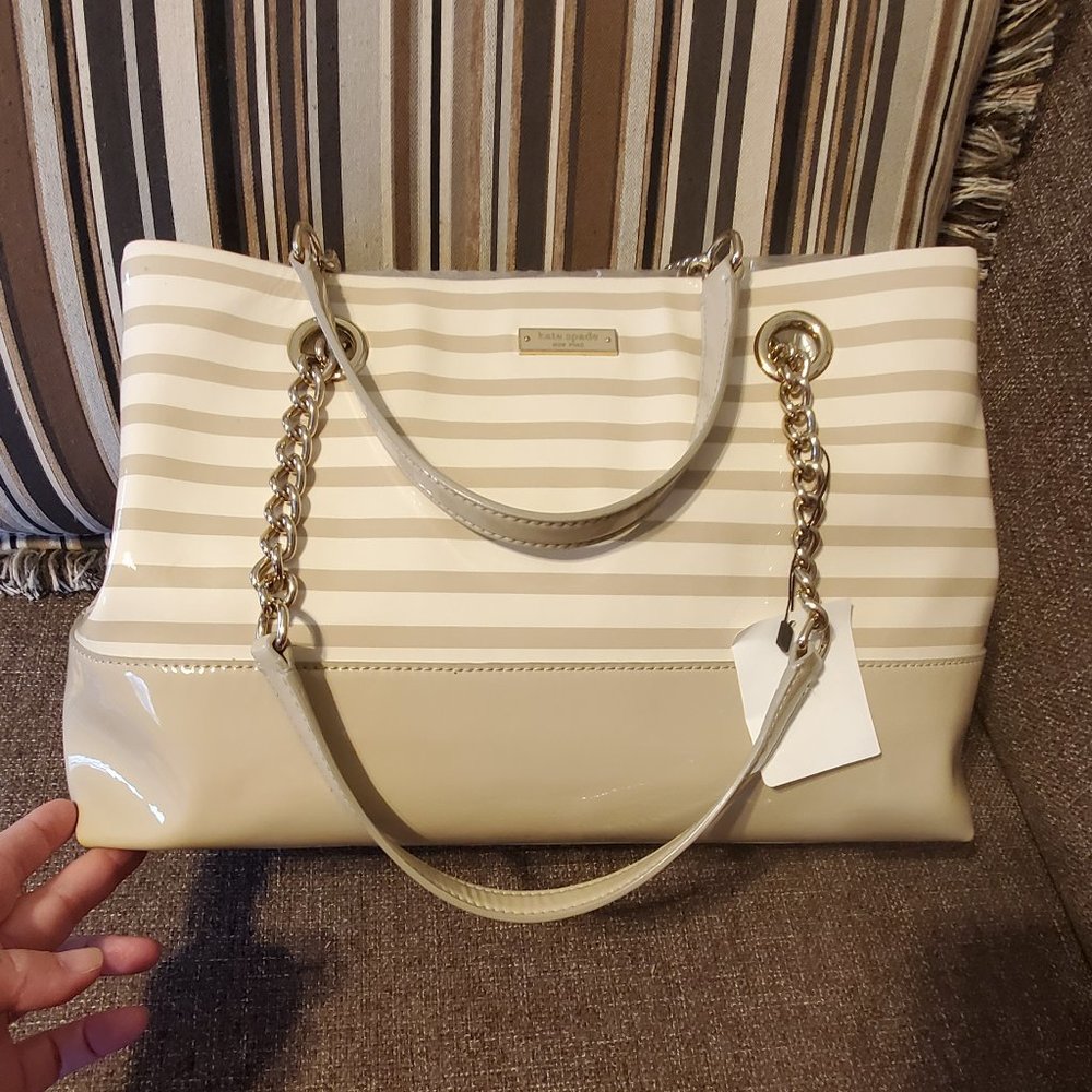 EUC Kate Spade Khaki and Cream Shoulder bag